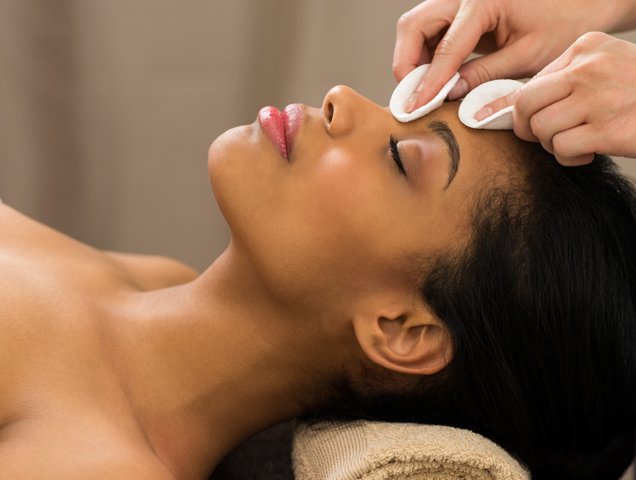 woman getting a chemical peel