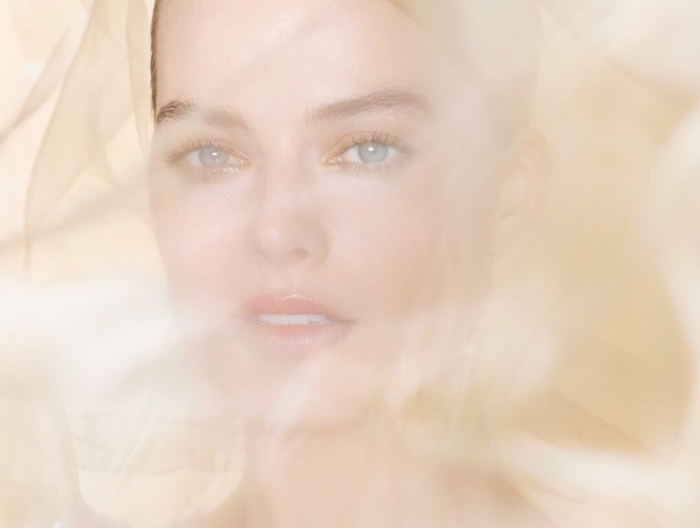 Chanel ‘Gabrielle Essence’ Fragrance 2019 : Margot Robbie by Nick Knight