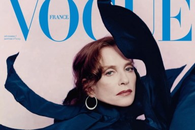 Vogue France December 2021/January 2022 : Isabelle Huppert by Paolo Roversi