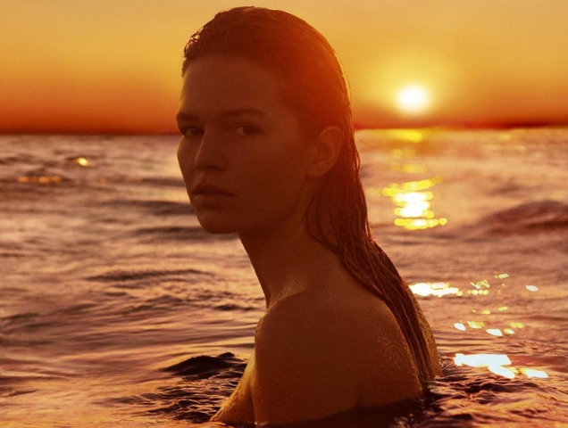 Jil Sander ‘Sunset’ Fragrance 2022 : Anna Ewers by Karim Sadli