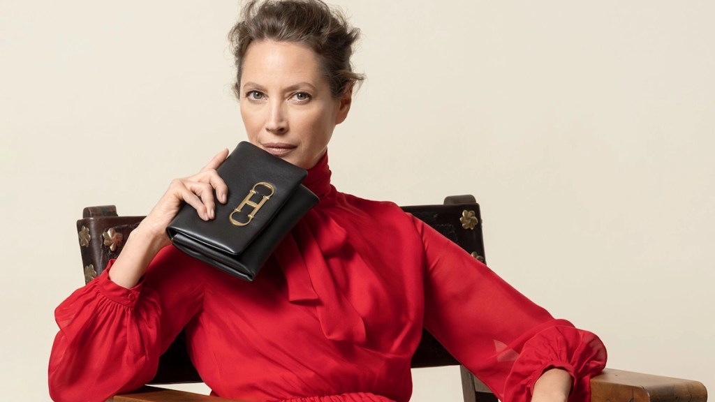 CH Carolina Herrera ‘Insignia’ Handbags 2023 : Christy Turlington by Brigitte Lacombe