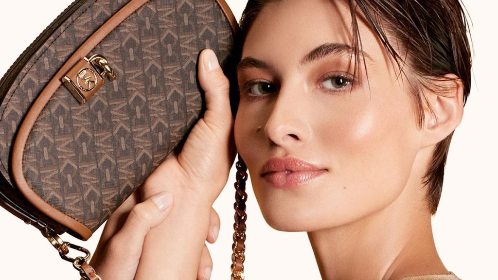 Michael Kors Handbags F/W 2023.34 : Grace Elizabeth by Ethan James Green