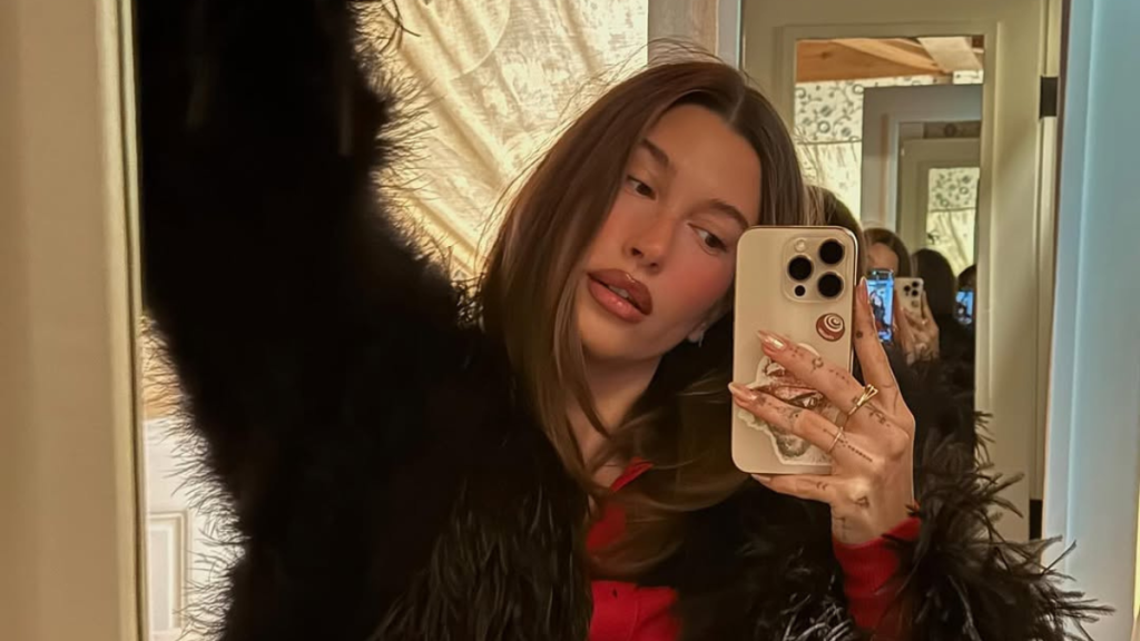 Hailey Bieber makeup
