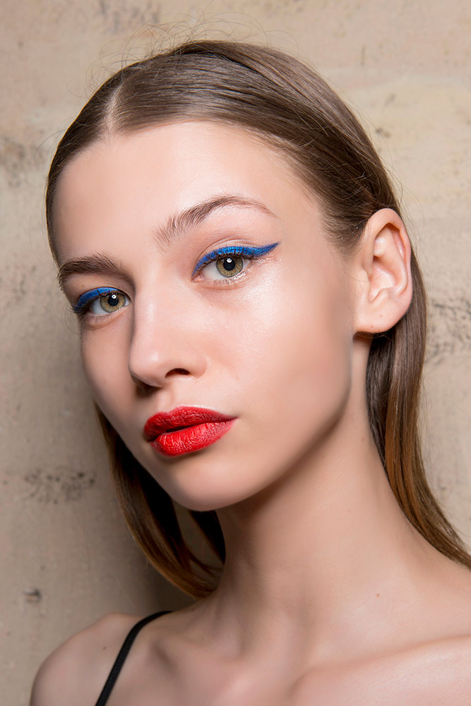 19 Unique Ways to Wear Red Lipstick This Holiday Season #21