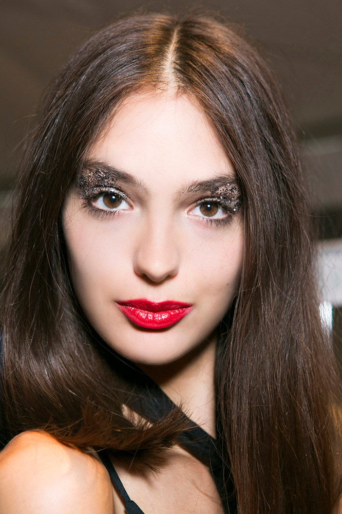 19 Unique Ways to Wear Red Lipstick This Holiday Season #22