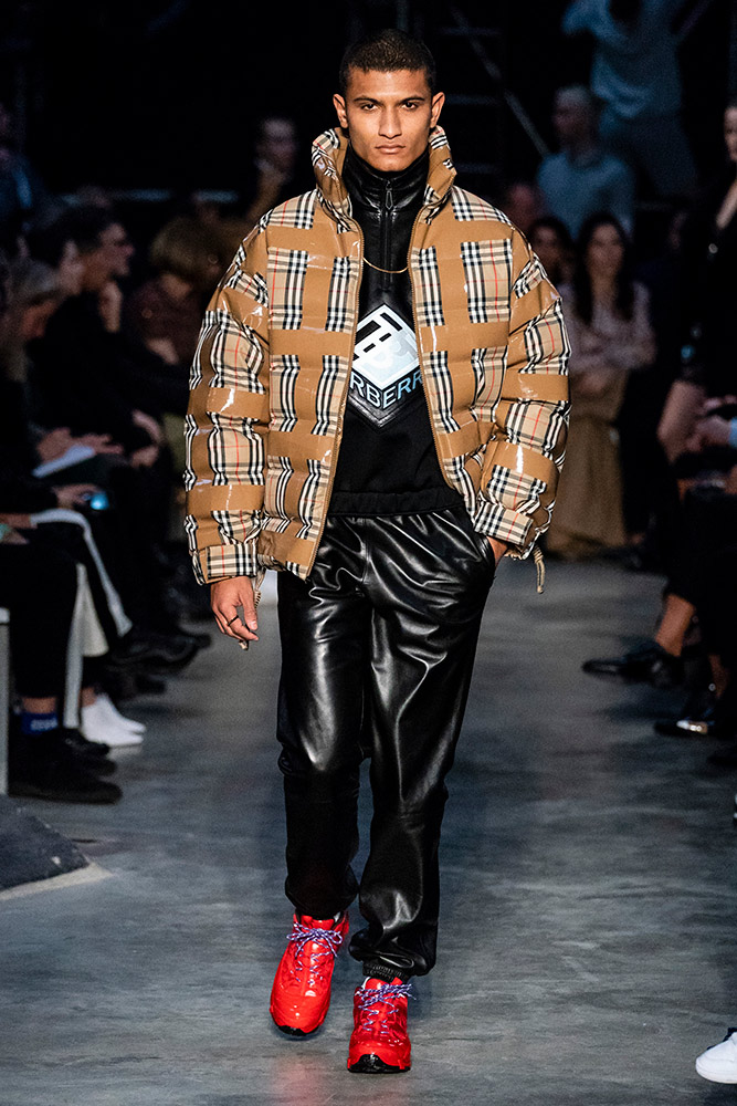 Burberry Fall 2019 #17