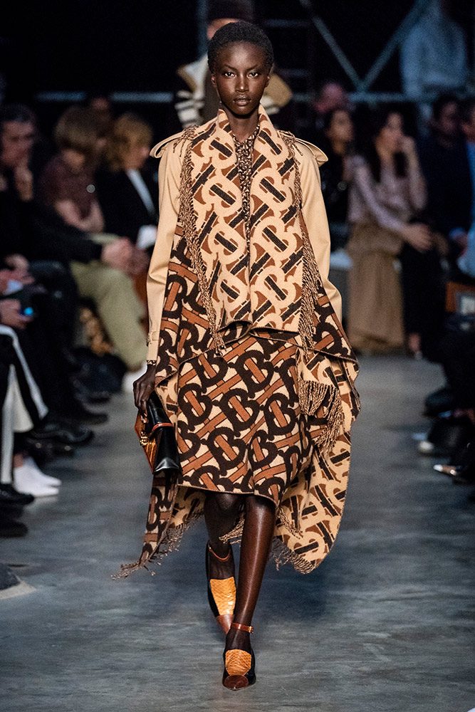 Burberry Fall 2019 #57