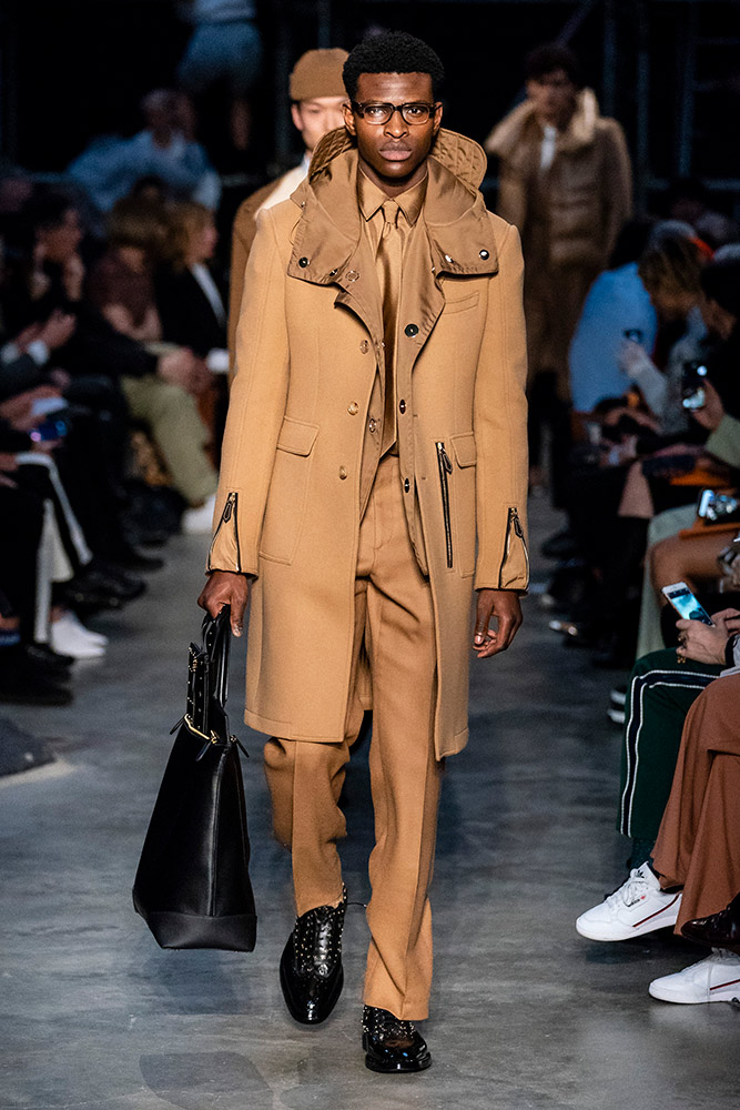 Burberry Fall 2019 #70