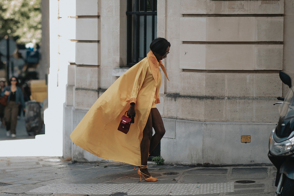 Fall 2022 Haute Couture Street Style #59