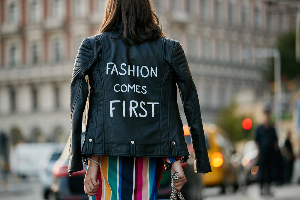 How to wear a leather jacket even when it’s spring #11