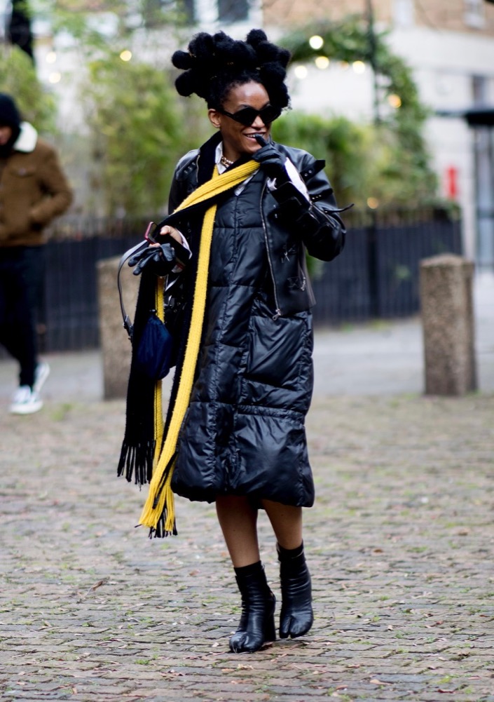 LFW Fall 2022 Street Style #98