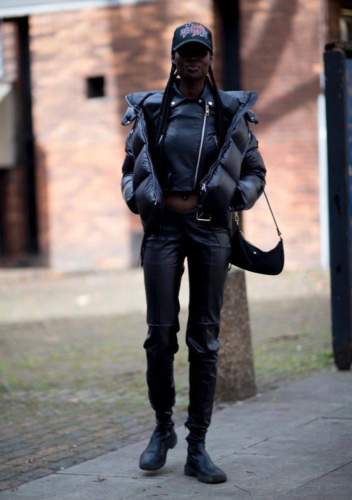 LFW Fall 2022 Street Style #71