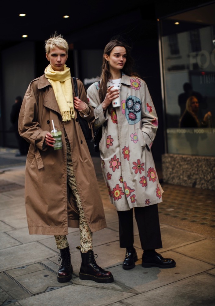 LFW Fall 2022 Street Style #72