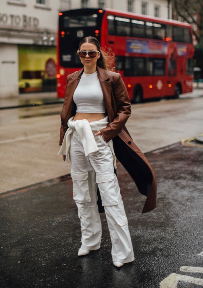 LFW Fall 2022 Street Style #37