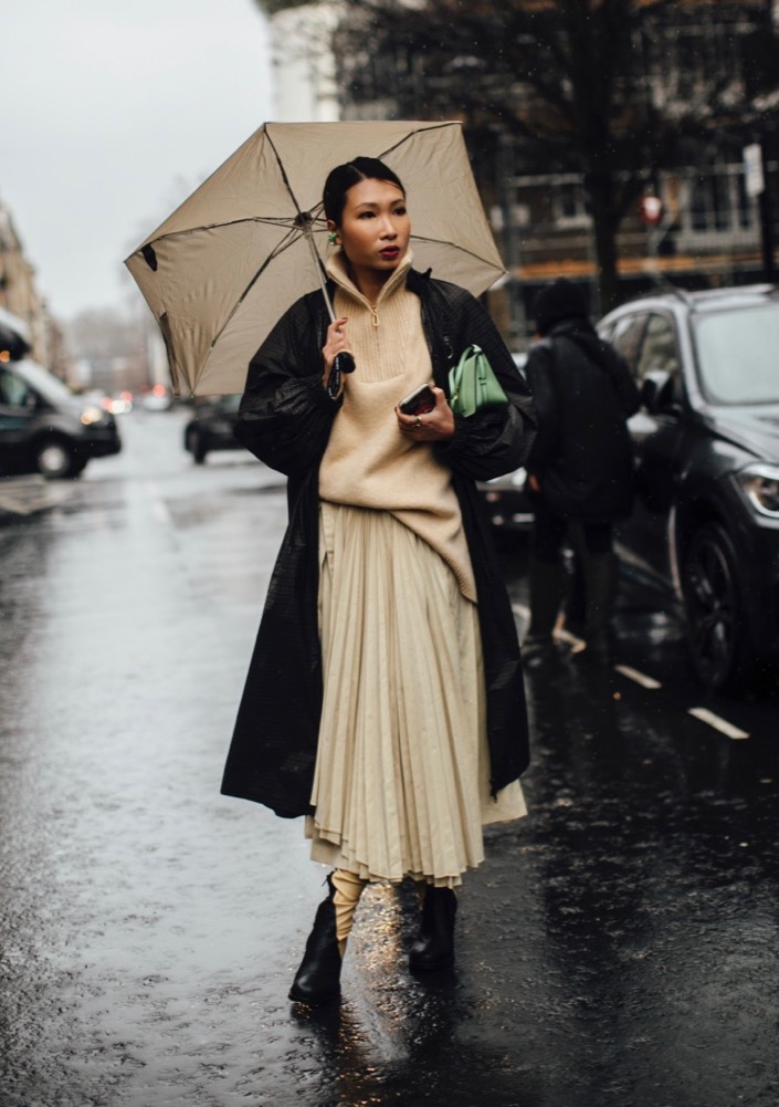 LFW Fall 2022 Street Style #42