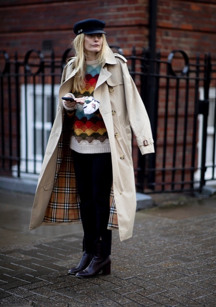 LFW Fall 2022 Street Style #41