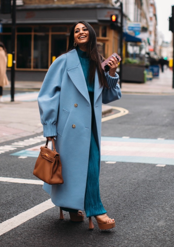 LFW Fall 2022 Street Style #66