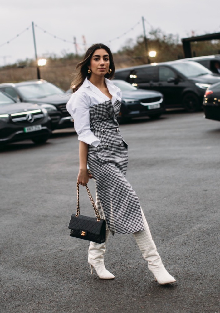 LFW Fall 2022 Street Style #84