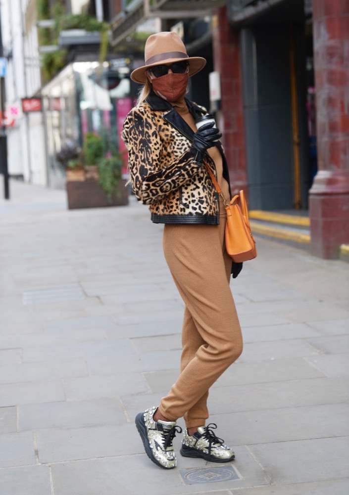 London Fashion Week Fall 2021 Street Style #16