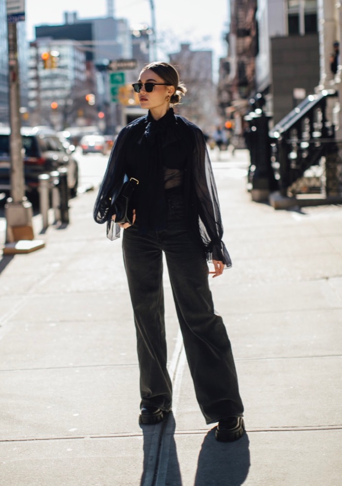 NYFW Fall 2022 Street Style #53