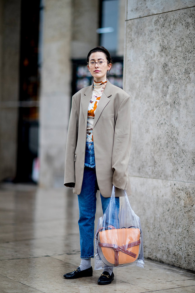 Paris Fashion Week Fall 2018 Street Style #23