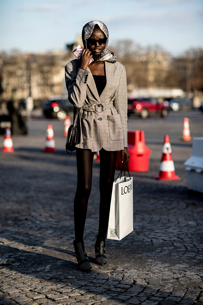 Paris Fashion Week Fall 2018 Street Style #103