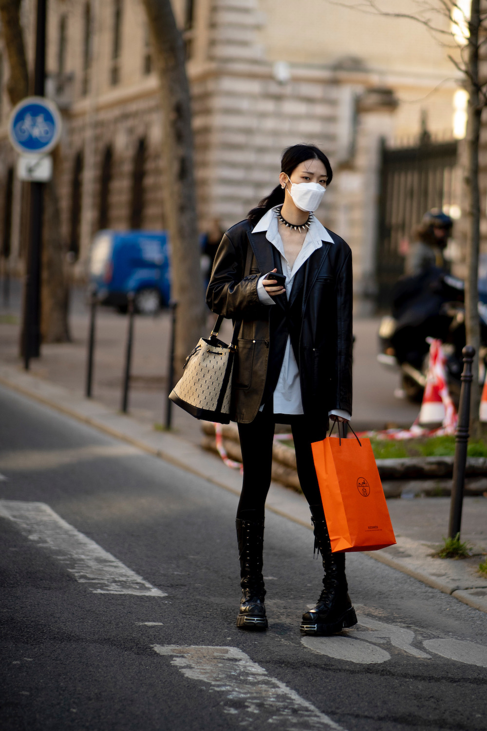 PFW Fall 2021 Street Style #11