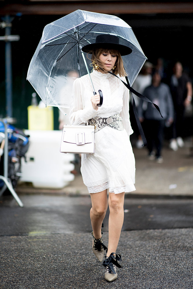 Street Style Snaps that Will Have You Wishing for a Rainy Day #41