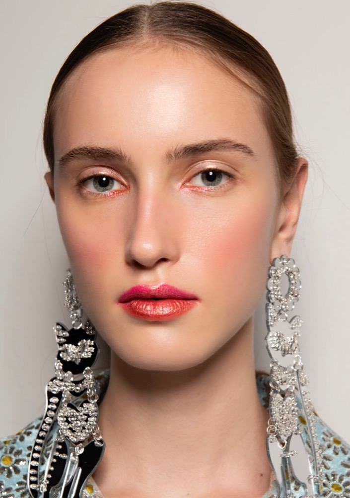 Update: 28 New Year’s Eve Makeup Ideas We’re Stealing From the Runways  #30