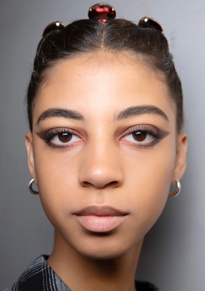 Update: 28 New Year’s Eve Makeup Ideas We’re Stealing From the Runways  #40