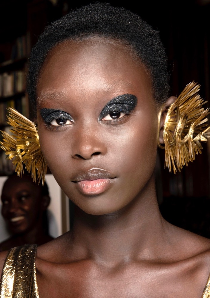 Update: 28 New Year’s Eve Makeup Ideas We’re Stealing From the Runways  #35